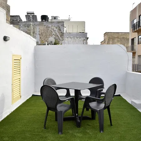 No. 27 Samaria Apartment